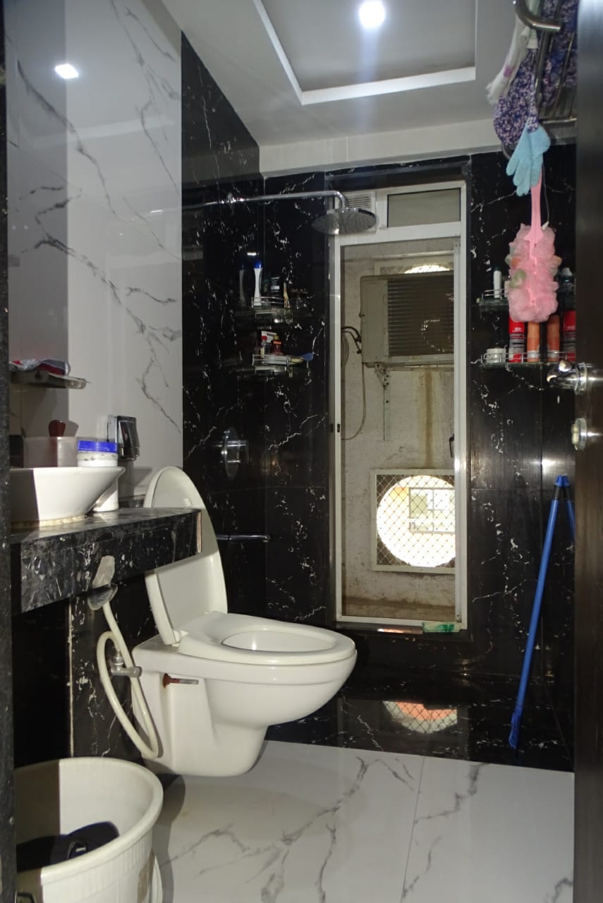 4 BHK Fully Furnished in Khandelwal Apartment , Khar West